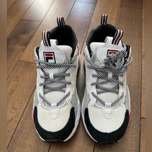 Women’s Fila Running shoes. White. Size 6.
